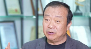 她想要长筒袜